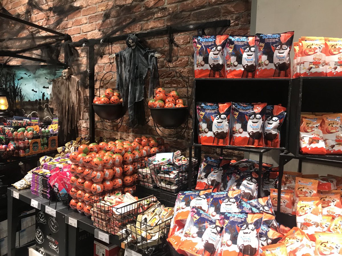 ItkonenE's tweet photo. Karkki vai kepponen ? Food Market Tapiolasta löydät kaikki parhaat Herkut Halloween juhliin ! 🎃 https://t.co/n2XAPK2GFz