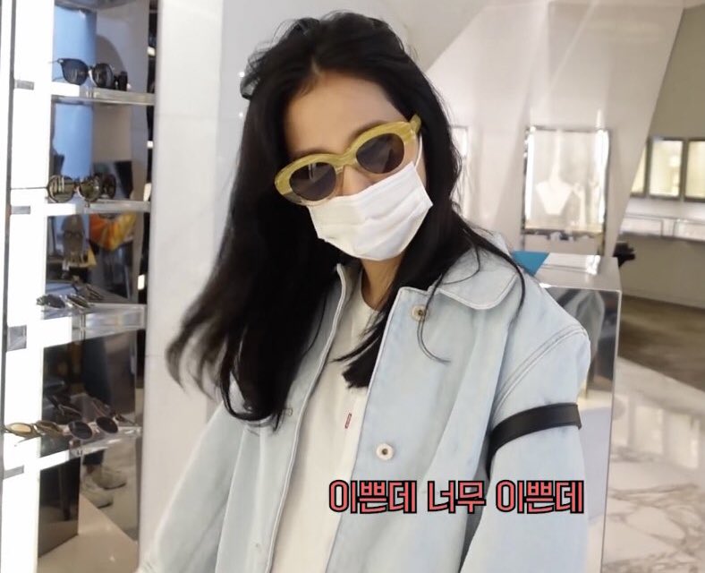 เมื่อแบล็คพิ้งค์ แต่ละคนใส่แว่นก็ตะมุตะมิปุ๊กปิ๊กน่าเอ็นดูมาก😎 น่ารักและเท่ห์ขนาดนี้เลย
#JISOO #JENNIE #LISA #ROSÉ #BLACKPINK