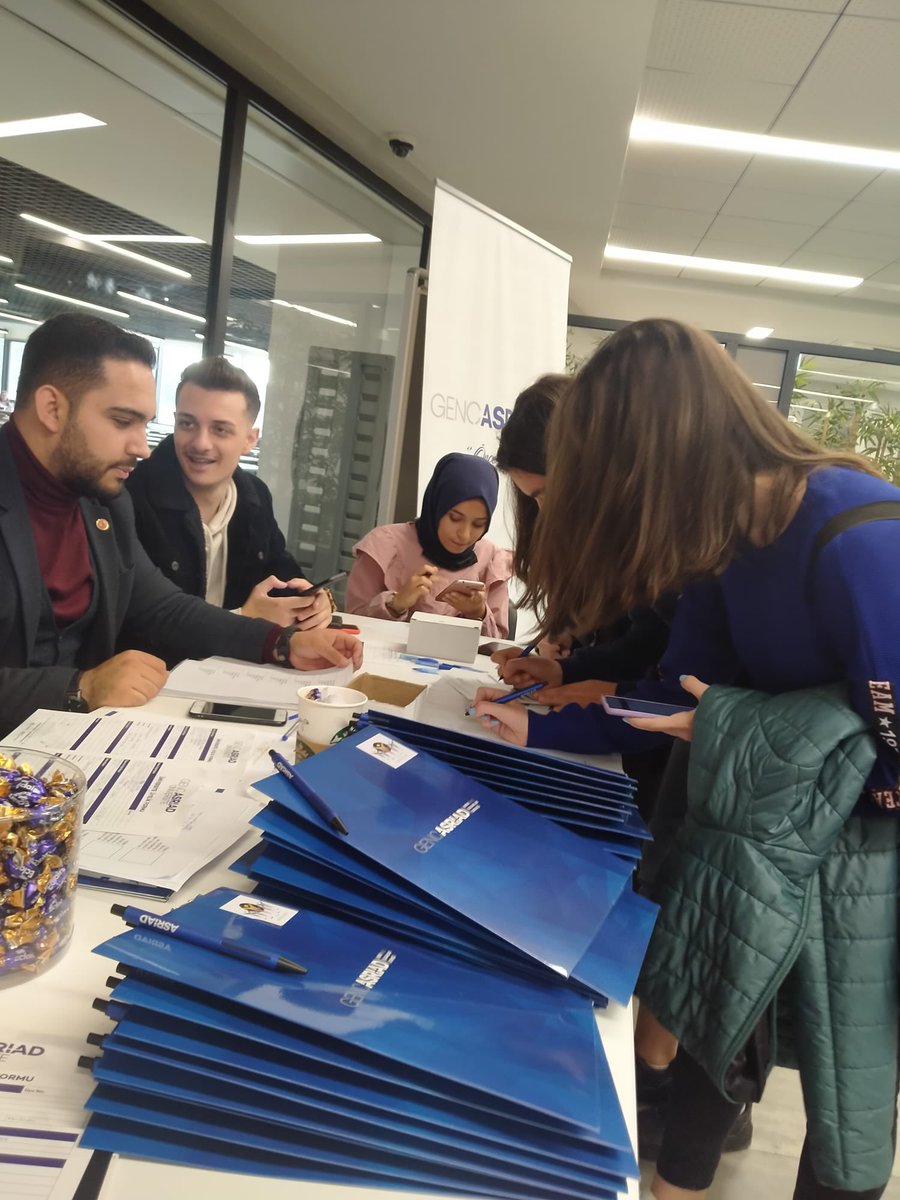 Medipol Üniversitesinde, Genç Asriad Üniversite olarak üye kayıtlarına başlayarak genç arkadaşlarımıza Asriad hakkında bilgi verildi.