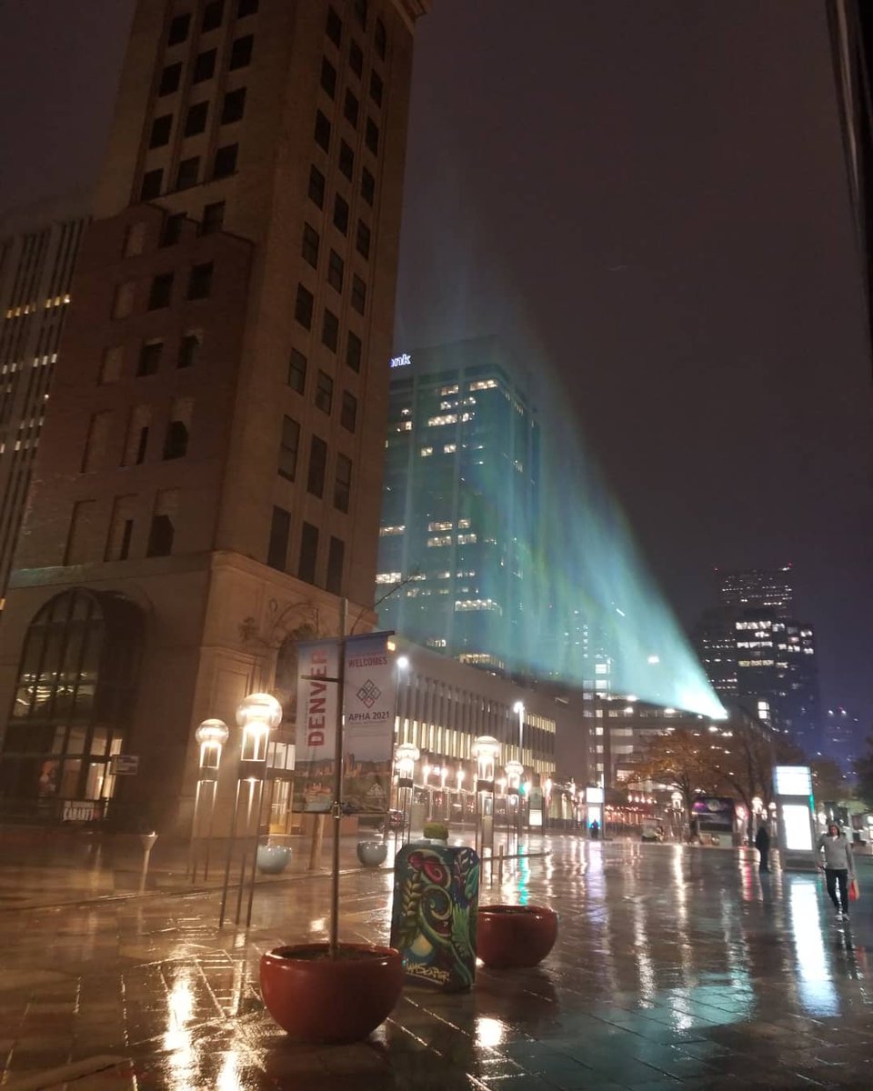 paulpendell's tweet photo. Tower projection in the evening rain. #lodo #16thstreetmall #fallrain https://t.co/hgvsauTe4w