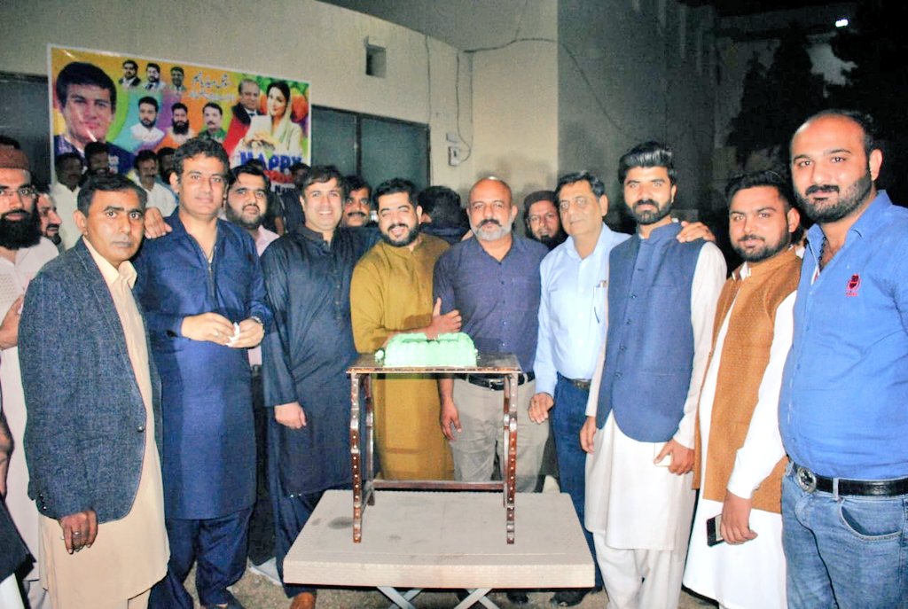 muzammal_kamboh's tweet photo. پاکستان مسلم لیگ ن سوشل میڈیا ٹیم فیصل آباد کی طرف سے محترمہ @MaryamNSharif آپکو سالگرہ کی بہت مبارک ہو دعا ہے اللہ تعالی آپکو ہمیشہ سلامت رکھیں محترمہ مریم نوازشریف صاحبہ اور میاں صاحب کے لئے خصوصی دعائیں.
#TeamFSD
 #HappyBirthdayMaryamNawaz https://t.co/TmlIQQYvXe