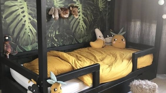 Een jungle kamer is populair 🌴🦒🐒⁠
En niet zo gek natuurlijk, want ieder kind wil natuurlijk van die prachtige wilde dieren op zijn kamer. Genieten van de mooie natuur in je eigen slaapkamer! 
Bekijk meer leuke #jongenskamer voorbeelden >>
⁠boyslabel.com/de-leukste-jon…