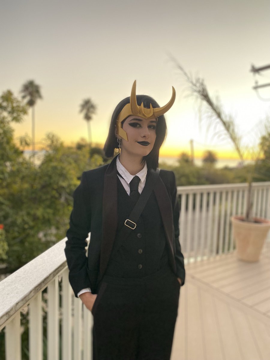 SailorSsbc's tweet photo. Ayo Halloween costume, what do y’all think?😳💚 https://t.co/nPR6U1K53B