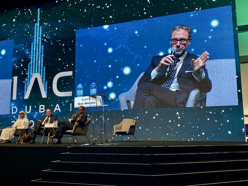 ESASpaceEconomy's tweet image. Luca del Monte head of industrial policy and SME division talking this afternoon at IAC in Dubai about new moon économy and about startup sustainability