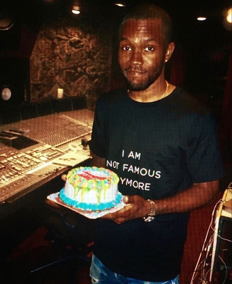 aplasticplant's tweet photo. happy birthday to frank ocean he turns 34 today 🥳 https://t.co/0jkC1iPh5D