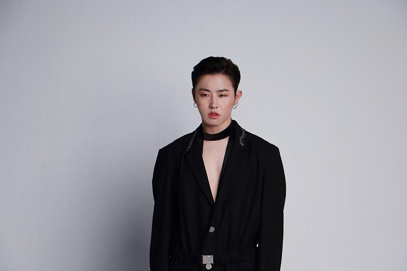 HanaRandom's tweet photo. @hanhnguyenzee U-kwon &amp; Zico but Kyung is a little bluey. And whole Black Block B. https://t.co/Aa6fh35yud