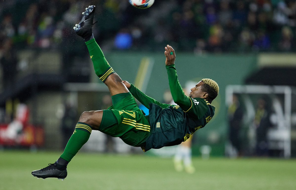 craigmdyer's tweet photo. Asprilla goal in 4 images. #rctid https://t.co/NQGpzHN99Q
