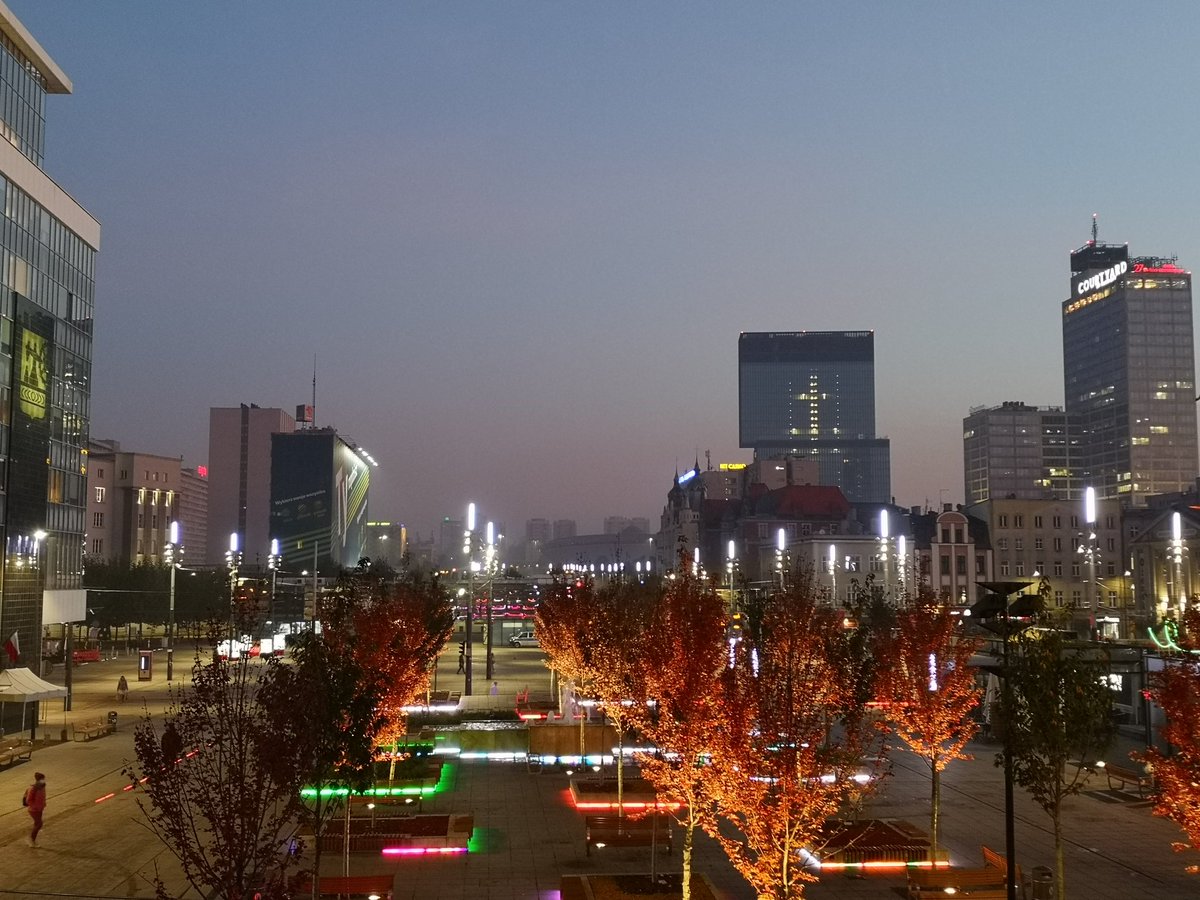 Dzień dobry #Katowice! #czwartek przyniesie nam dużo słońca ☀️ i (jak na październik) ciepła, termometry 🌡️ mogą pokazać nawet 16°C 🙂
Mamy dzisiaj Dzień Odpoczynku od Zszarganych Nerwów, a takie widoki zdecydowanie pomagają 🙂