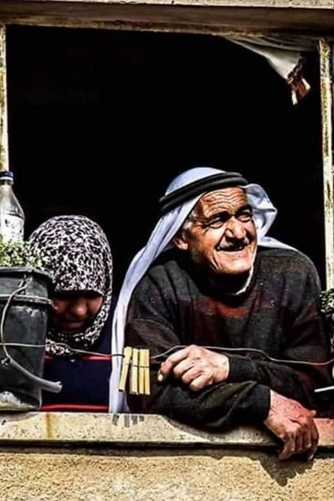 assi_aroq's tweet photo. قد يكون اللقاء قدراً ،،، والصداقة اختيار ،،، أما البقاء فى القلوب فهو لمن هم أكثرهم صِدقاً ،،، فـ القلوب الصادقة تثمر حُباً،،، وتبقى نابضة
،،، لا تعرف سوي الوفاء.. 

صباح الخير يا رفاق
#فلسطين_المحتلة
✌️🇵🇸✌️ https://t.co/0Y0BQZD5my