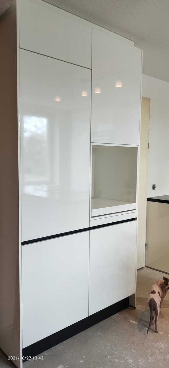 NYKM68's tweet photo. De nieuwe keuken glimt ons tegemoet. Vandaag gaan we hem even poetsen en inruimen. En dan...genieten!
#Keukenkampioen https://t.co/xCHi2xfY5e
