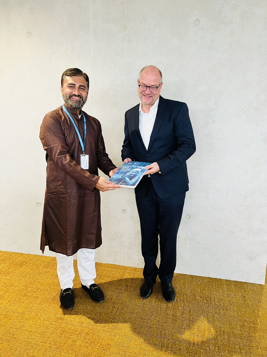 DarshakHathi's tweet photo. Excellent interaction with @Ruediger_Krech at @WHO .We agreed that time tested solutions and advocacy for #mentalwellbeing is the need of the hour. Excited to be exploring these together. https://t.co/XNHKw1KUzN