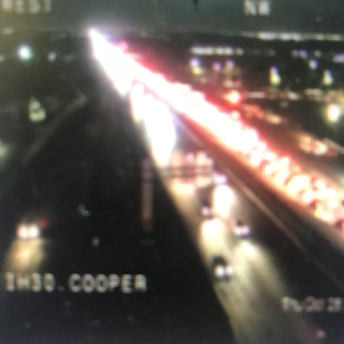 #Arlington: Accident on WB 30 between Fielder St and Green Oaks Blvd has all lanes CLOSED. Traffic is completely stopped back to Cooper St. You can use Division St as your alt route #iamup
