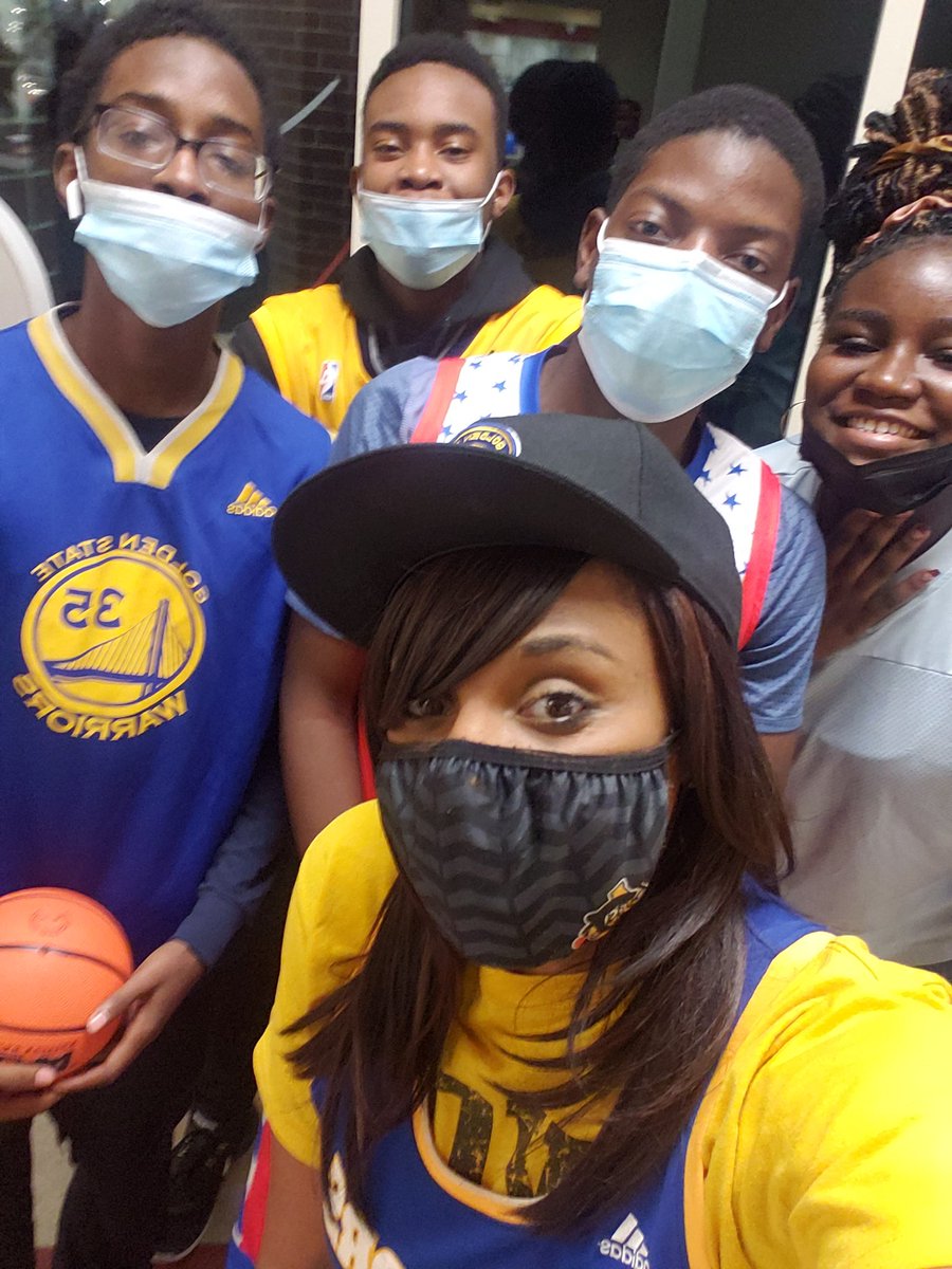 RanielleRenae's tweet photo. Fun night at Trunk or Treat with African Diaspora! #Basketball https://t.co/9H6jL4sISD