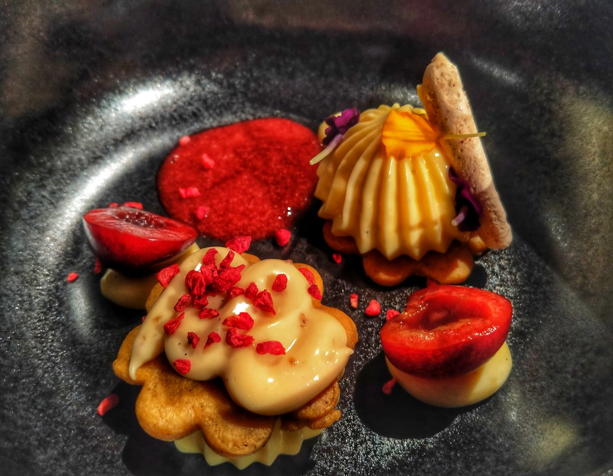 ocahotels's tweet photo. ‼️AFORO COMPLETO‼️ Para nuestra #CENACLANDESTINA de OCA Vila de #Allariz
Gracias a todos por elegir #OCAHotels como destino y punto de encuentro 🖤
#NecesitasOca
https://t.co/xLvgHTfmJj
En nuestro blog tienes más información sobre el formato y qué ofrecemos. https://t.co/zRu1ogrPEQ