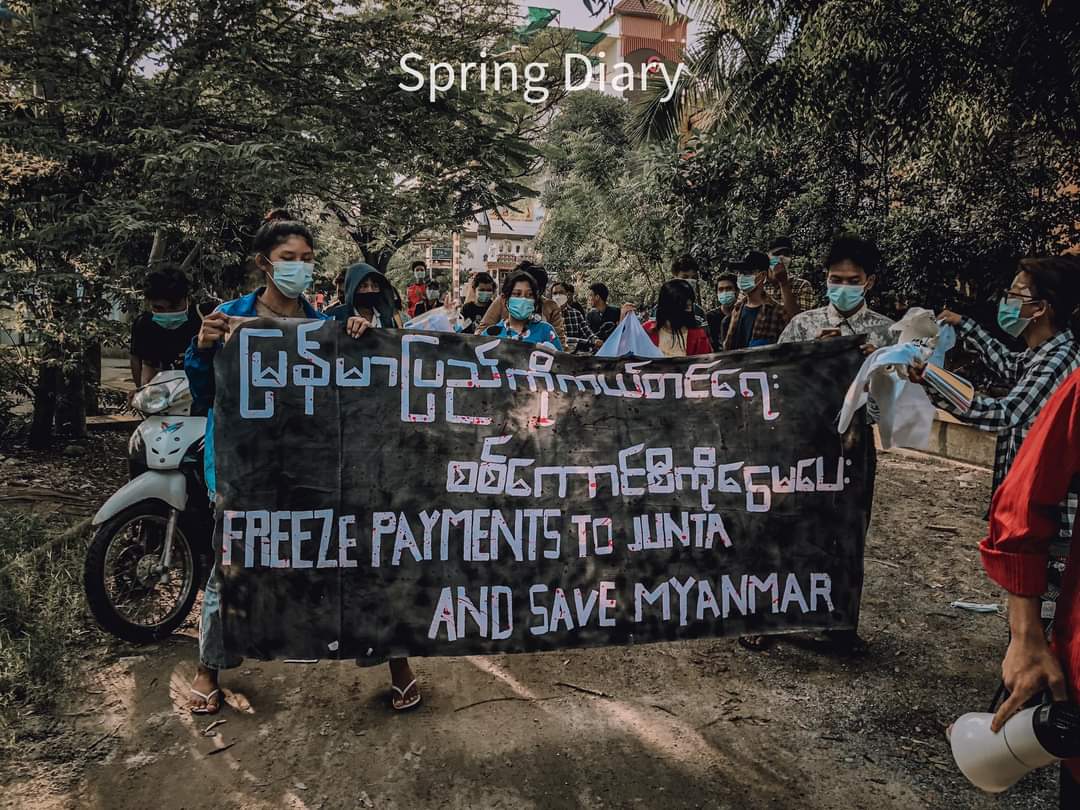 kimkhamfa48's tweet photo. Cooperative Students Strike, Mya Taung Strike &amp; Mandalar University Students Strike in #Mandalay marched on the road to freeze payments to the Terrorist Military Council.
#HelpMyanmarIDPs
#Oct28Coup  
#WhatsHappeningInMyanmar https://t.co/gsYf0Wf1dk