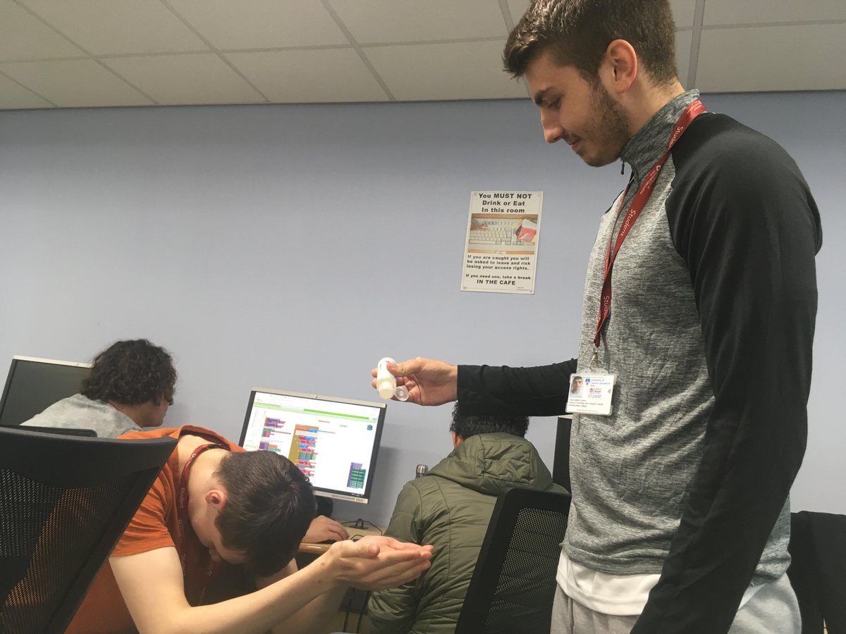 CoderTheExplor1's tweet image. WE LOVE SOAPING PEOPLE UP!!!!!! #ActofKindess #AllNighter #Computing4wc ~ BCC @TeamStrawberr