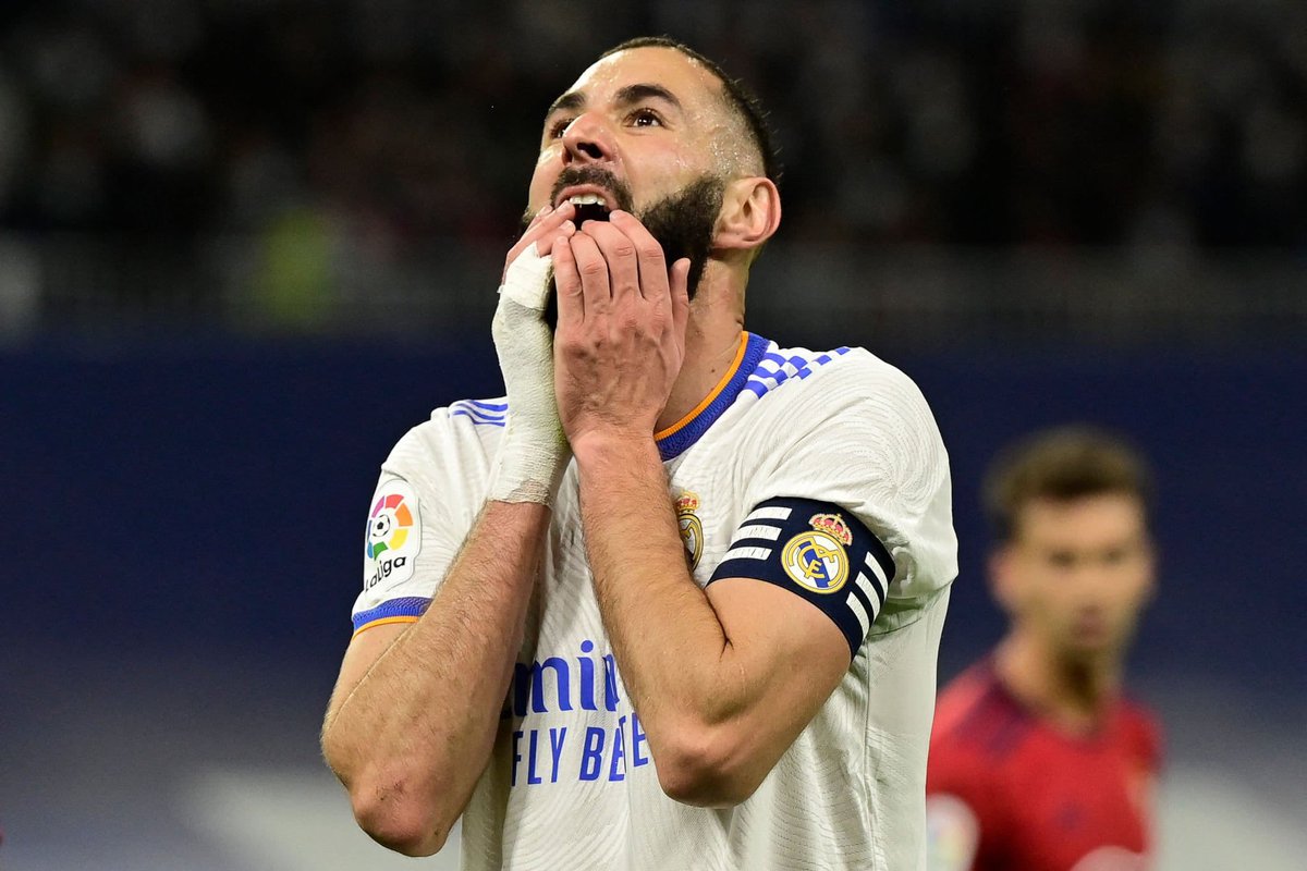 ActuFoot_'s tweet photo. Les grands clubs européens n'ont pas brillé hier.. 😯

Real  0-0  Osasuna
Rayo  1-0  FC Barcelone 
M’Gladbach  5-0  Bayern 
Juventus  1-2  Sassuolo https://t.co/dOyx9SuvO5