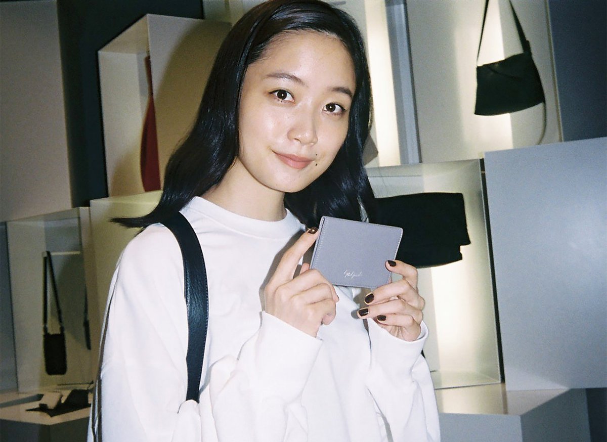 shibuya_parco's tweet photo. 【特集】深川麻衣×discord Yohji Yamamoto｜訪れるたびに発見がある、渋谷PARCOのモードと食
ドラマや映画で独特の存在感を放つ、女優・深川麻衣さん。お気に入りのショップが並ぶ渋谷パルコで、秋冬の最新モードのトレンドを体感。
▼記事はこちら
https://t.co/676tKxp9la https://t.co/pKoOphgLGV