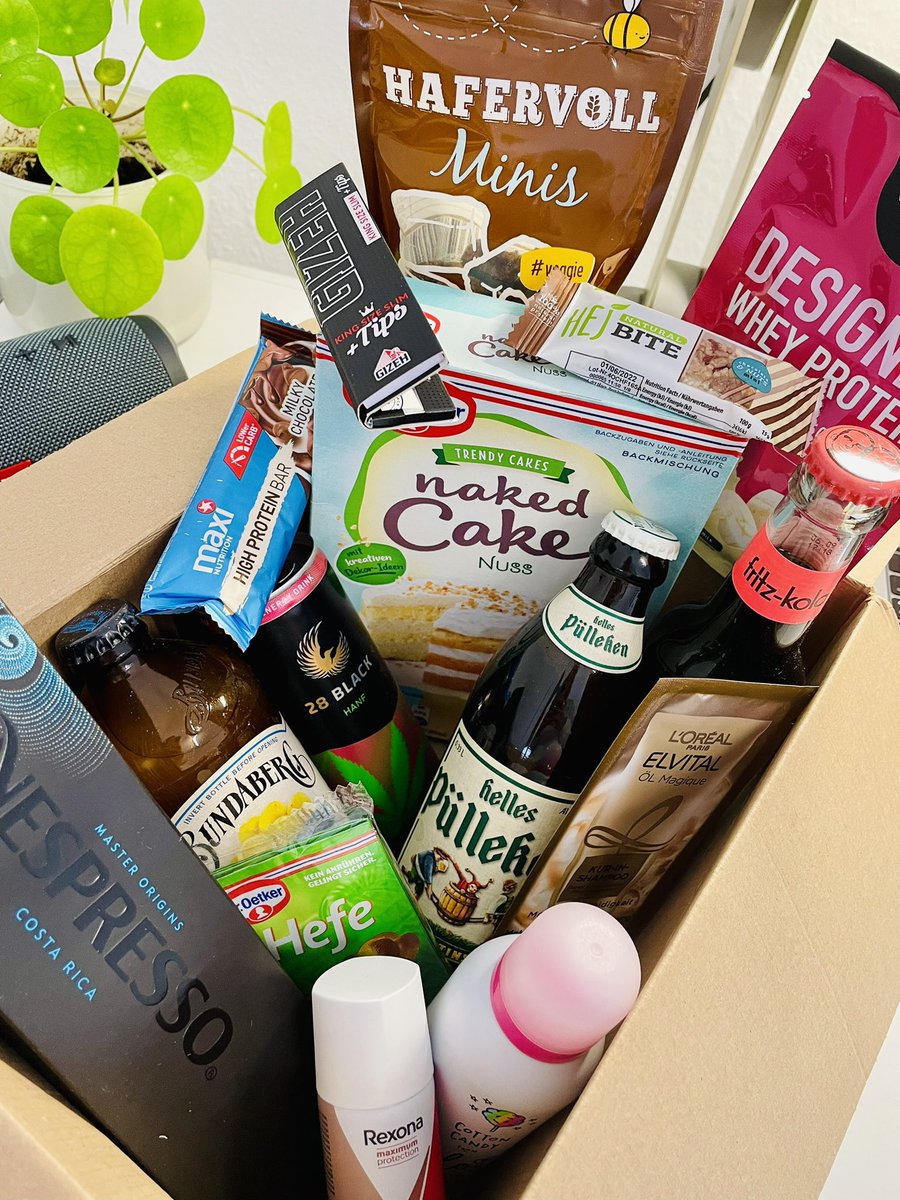 carlastreit_'s tweet photo. #StudyBox pünktlich zur ersten Vorlesungswoche!🎉
#onkomm #dll21 https://t.co/wb8drx2icn
