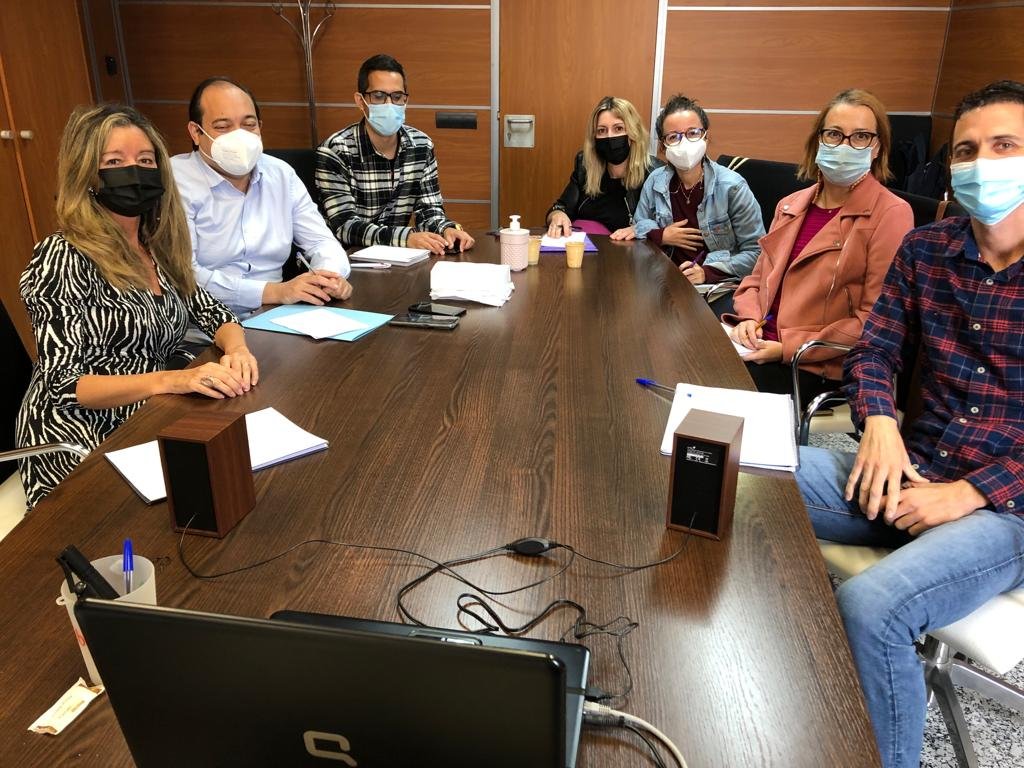 riba_roja_TyPC's tweet photo. En @ayto_riba_roja fomentamos la #innovación y el #intraemprendimiento de nuestras personas

Hoy con @Riba_licita @Pep_Serrano / Secretaría / Igualdad / @cij_riba / ADL / Transparencia y PC

#NovaGob2021 #CongresoNovaGob2021 #LAAABvirtual @novagob @AragonAbierto @laaab_es https://t.co/U0wAA2mumJ