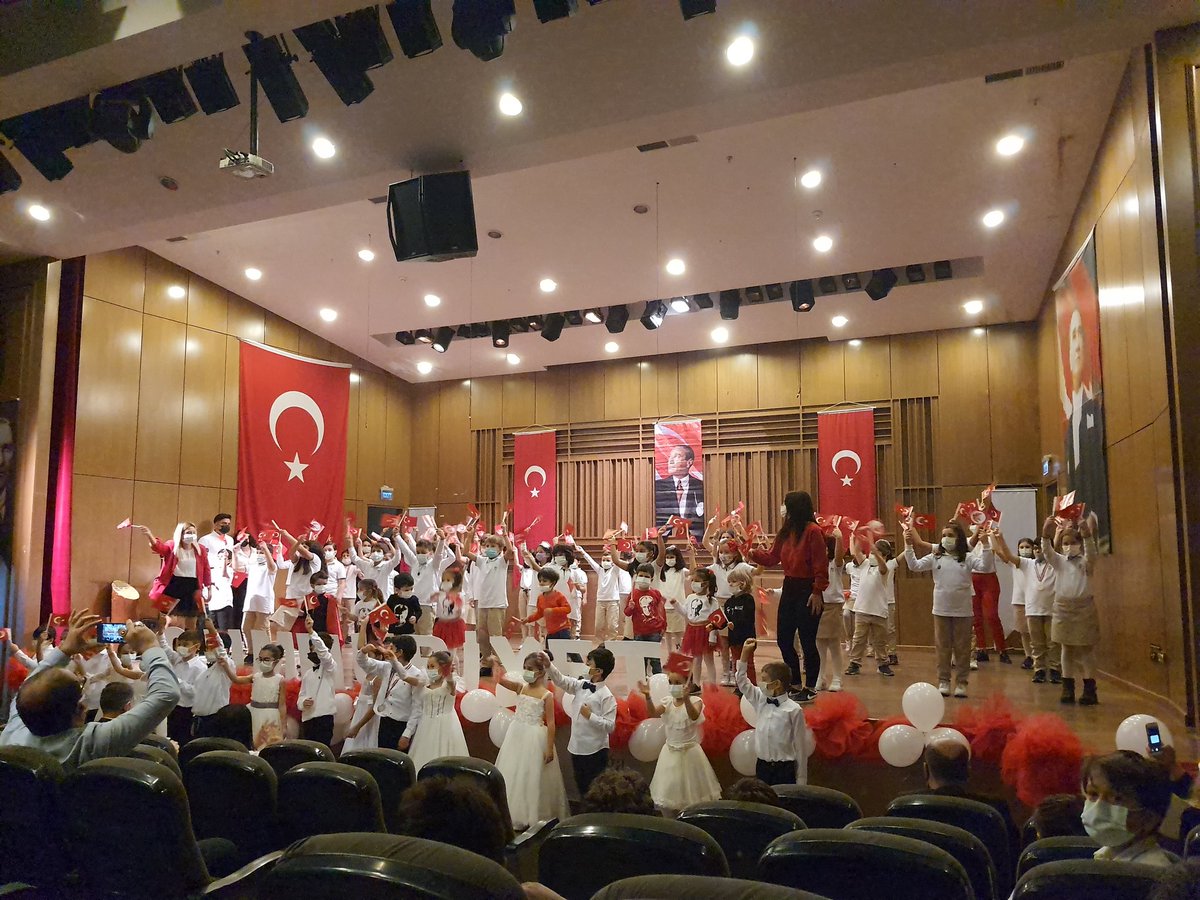 #Doğadacumhuriyetbayramı İTÜ ETA Vakfı Kurtköy Doğa Ortaokulu 29 Ekim Cumhuriyet Bayramı'nı coşkuyla kutladı. Mustafa Kemal'in izinde nice senelere 🇹🇷🇹🇷🇹🇷👏👏👏☀️