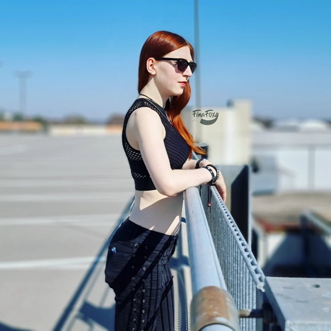 Tsch&uuml;&szlig; Sonne 👋🏻  Ich werd' dich vermissen!  #finafoxy #redhead #redheadswithglasses #redheadgirl #girlswithglasses<a href="/tag/finafoxy"class="tags">#finafoxy</a><a href="/tag/goodvibes"class="tags"><span>#goodvibes</span></a><a href="/tag/summer"class="tags"><span>#summer</span></a><a href="/tag/redhead"class="tags"><span>#redhead</span></a><a href="/tag/sunglasses"class="tags"><span>#sunglasses</span></a><a href="/tag/alternative"class="tags"><span>#alternative</span></a>