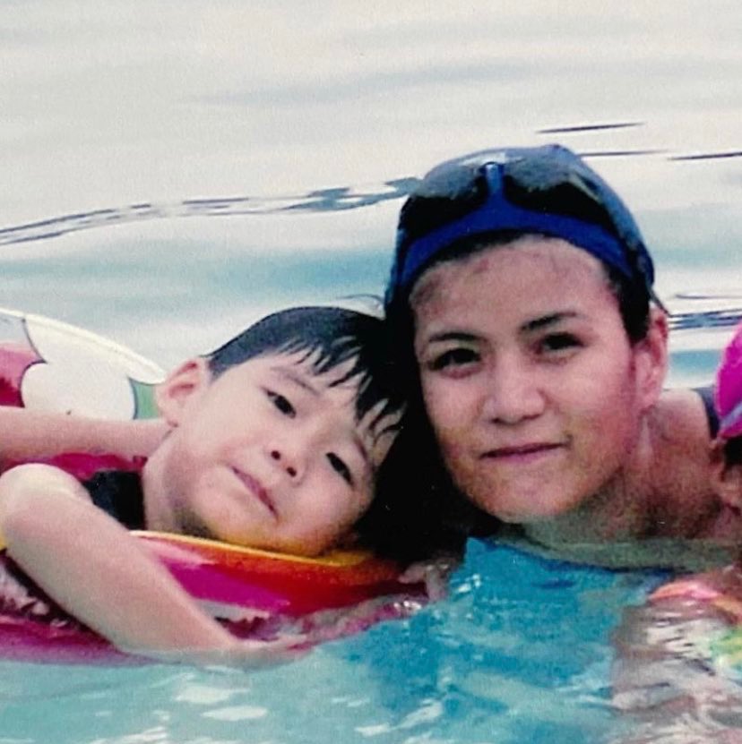 frombktopp's tweet photo. เป็นเด็กขี้อ้อน ติดแม่มาก ถ้าม๊าไปสระผมก็ต้องไปนอนบนตัวม๊า 🤏🏻🥺 https://t.co/EXZxLGCYSA