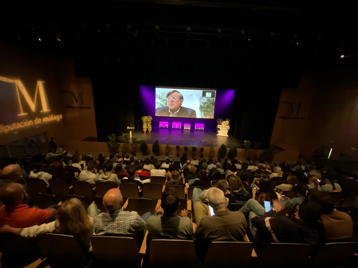 Ilovemlgviva's tweet photo. Agenda 2030 por @joaquinaraujo en el VI Encuentro @Ilovemlgviva en @diputacionMLG . #cambioclimaticoymalaga https://t.co/d2Uhtp48vq