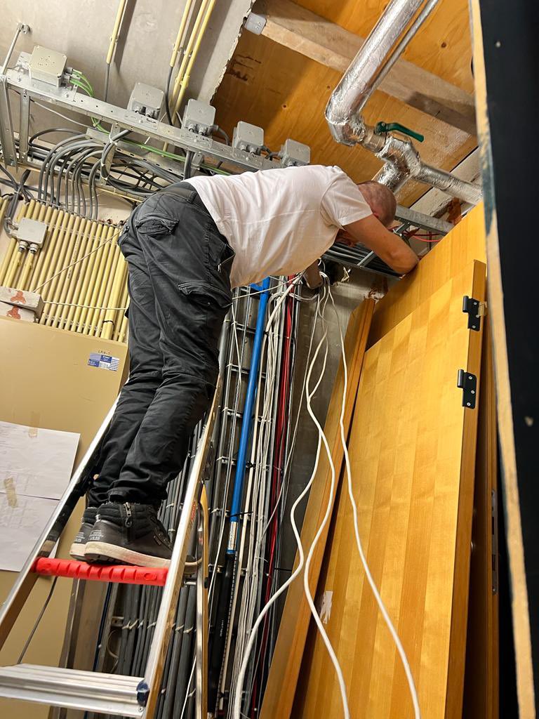 JamCrackersBV's tweet photo. Gisteren waren wij druk bezig met een wifi uitbreiding by Catalyze in Amsterdam!  

#ict #ictbedrijf #itbedrijf #jamcrackersnl #wifiuitbreiding #work #ictdiensten https://t.co/2xy7Zu8rhM