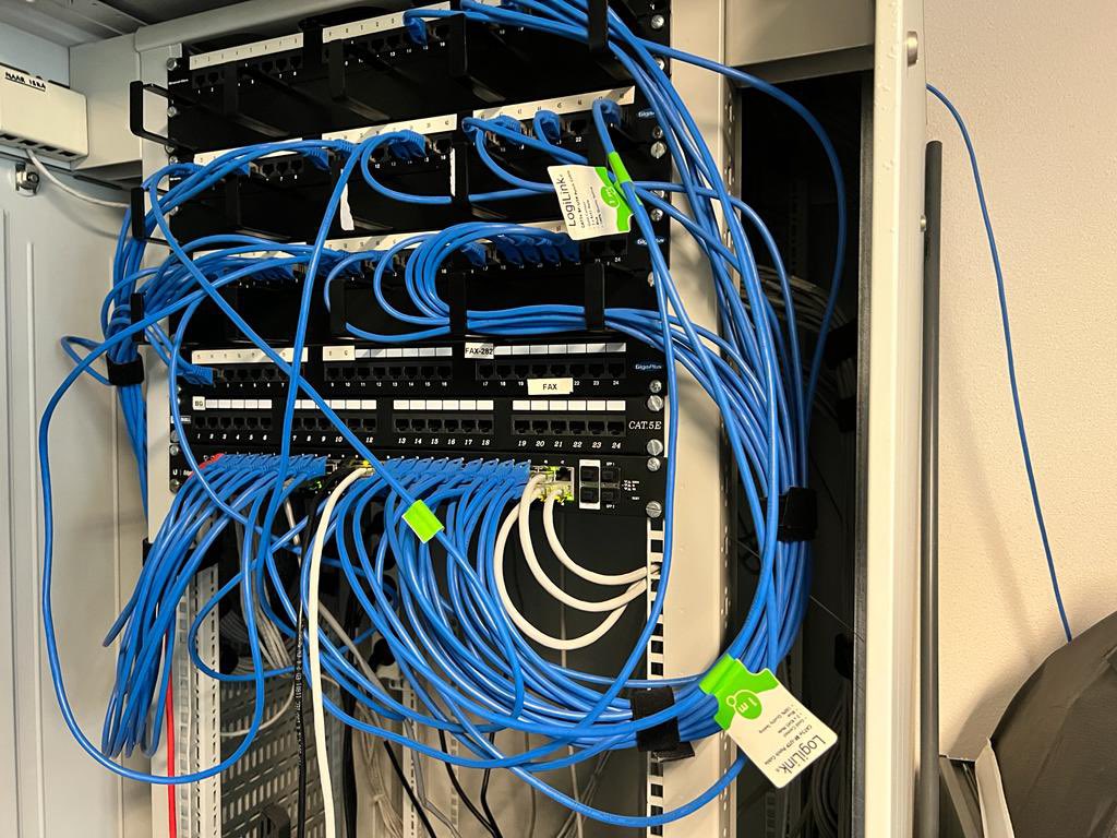 JamCrackersBV's tweet photo. Gisteren waren wij druk bezig met een wifi uitbreiding by Catalyze in Amsterdam!  

#ict #ictbedrijf #itbedrijf #jamcrackersnl #wifiuitbreiding #work #ictdiensten https://t.co/2xy7Zu8rhM