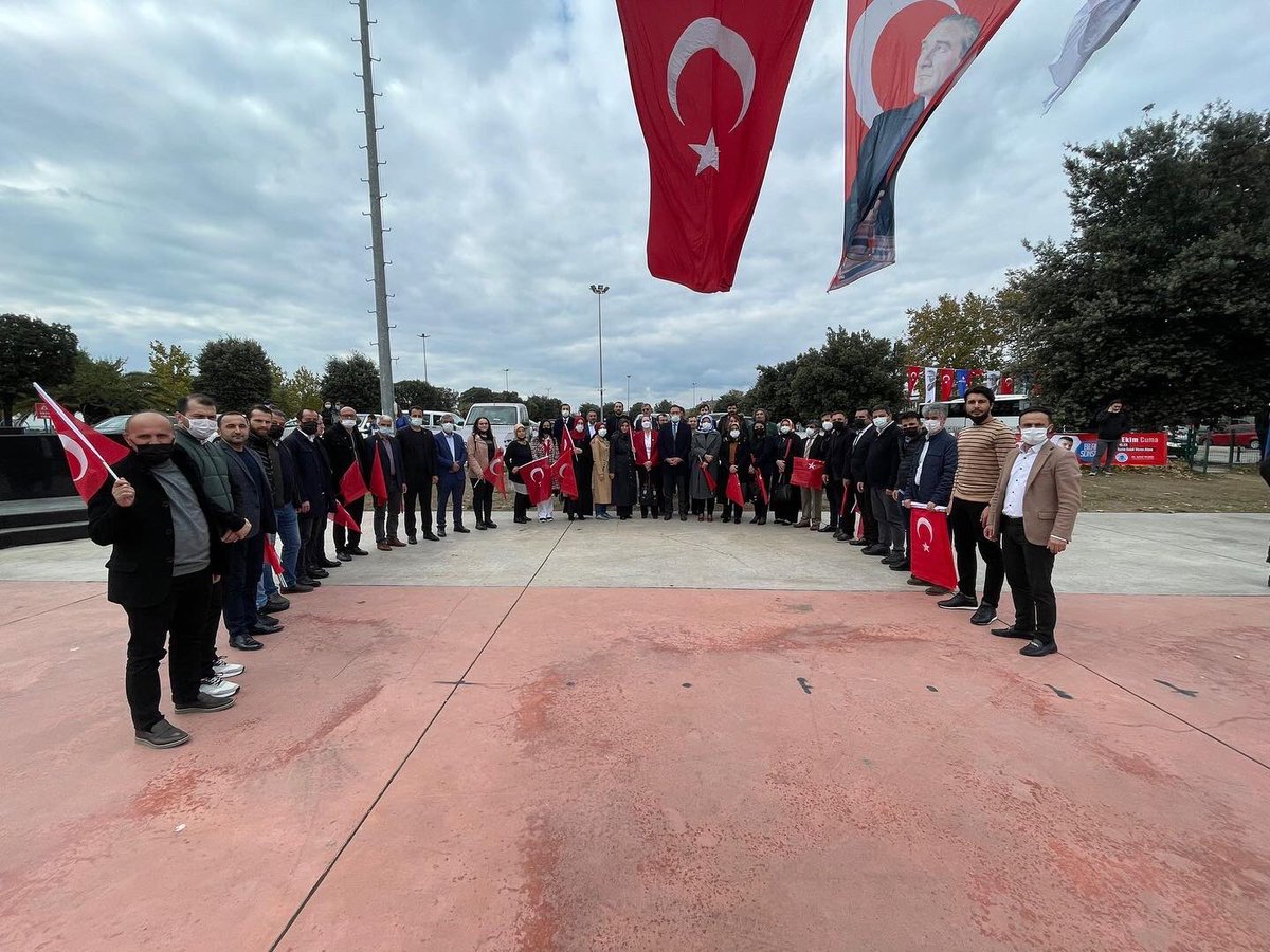 avtalhatayfur's tweet photo. 29 Ekim Cumhuriyet Bayramı münasebetiyle, Sahil Tören Alanı’nda Çelenk Sunma Töreni büyük bir katılım ve coşku ile gerçekleştirildi. https://t.co/L5AREucbZj