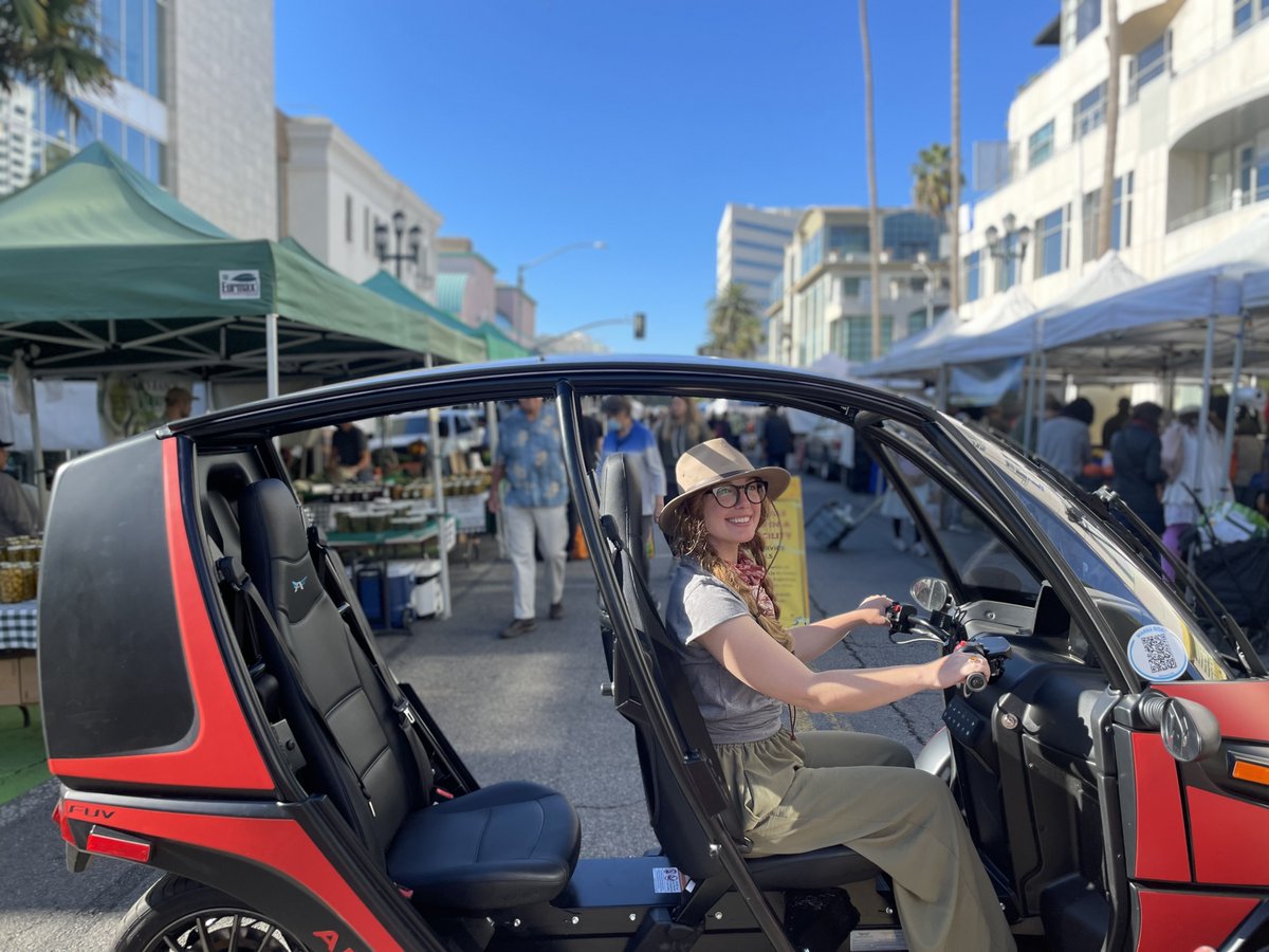 arcimoto's tweet photo. Angelenos! We're bringing the original FUV to the original LA Farmer's Market! Join us from 10 a.m. to 2 p.m. on Thursday and bring your reusable shopping bags and sense of adventure! Meet us at Third and Fairfax and be ready to roll with the Arconauts! https://t.co/lrqDoMjtlX https://t.co/ceZDXhnJUg