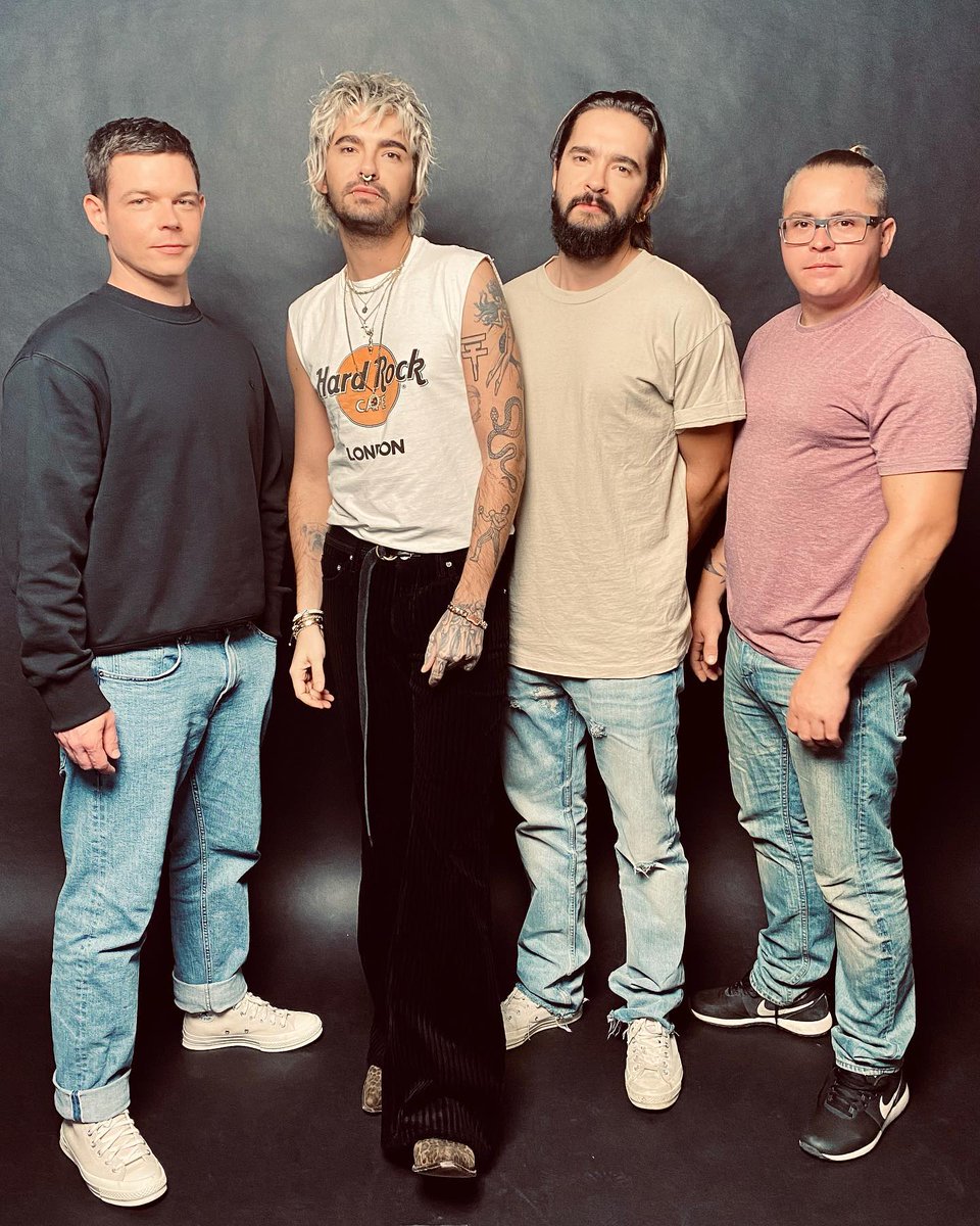 tokiohotelcz's tweet photo. Tokio Hotel IG: Promo these past days has been a lot of fun. Great to see the band again and talk about HERE COMES THE NIGHT. Whats your favorite line in the lyrics? ✍🏼 

https://t.co/XVIhXSIqa1 https://t.co/XNXf7JRHNJ