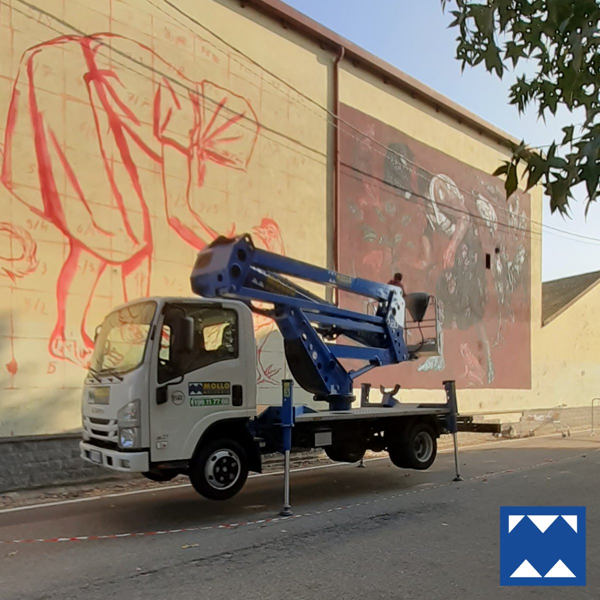 MolloNoleggio's tweet photo. Nei giorni scorsi il comune di  #Rive (Vc) si è trasformato in un’opera d’#arte a #cielo aperto. 
Protagonista il #riso, l’oro giallo del #vercellese, e una delle nostre #piattaformeautocarrate 20D.
NOLEGGIAMO SOLUZIONI
#mollonoleggio https://t.co/OzO2Cx9sEm