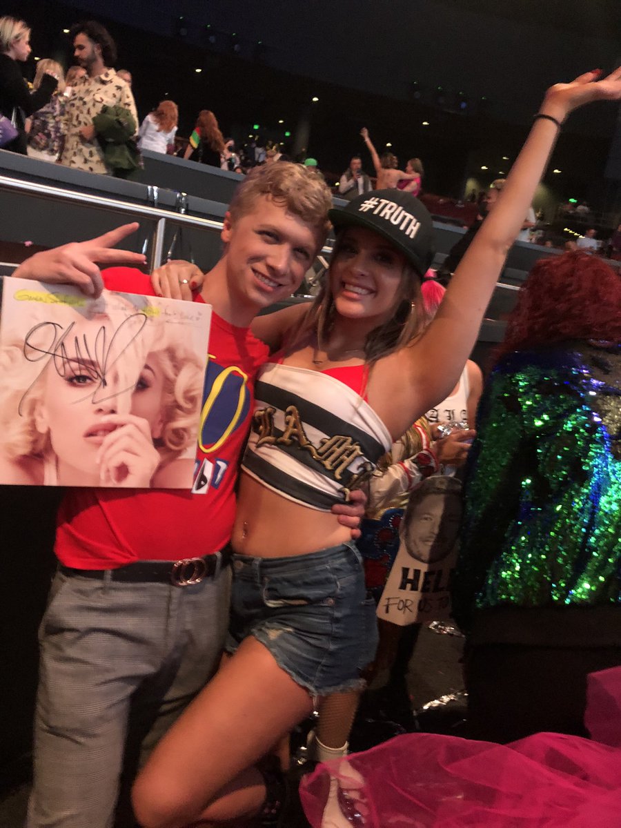 madelinebrookee's tweet photo. The most CHAOTIC show in the BEST WAY @gwenstefani THANK U!!❤️❤️ #show52 #justagirlvegas https://t.co/P1jw87U3mi