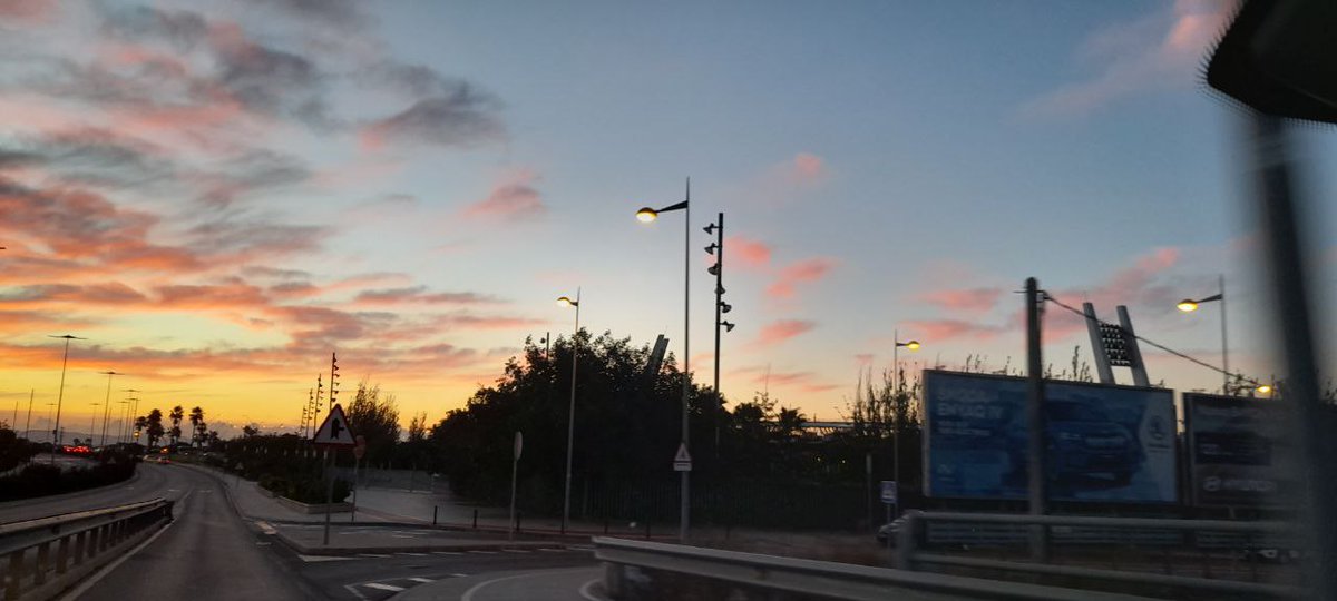 ShowMeTheSky1's tweet photo. #28Octubre Zona de #Almeria #Amanecer 8:25 #NubesDeEvolución #NubesRojas #CieloNublado #CieloLechoso #Dimming GeoIngenieria HAARP NexRad SRM #ManipulaciónClimática Mira Al Cielo. No te pedimos que pienses como nosotr@s, solo que pienses https://t.co/fKA2R7qZ0e