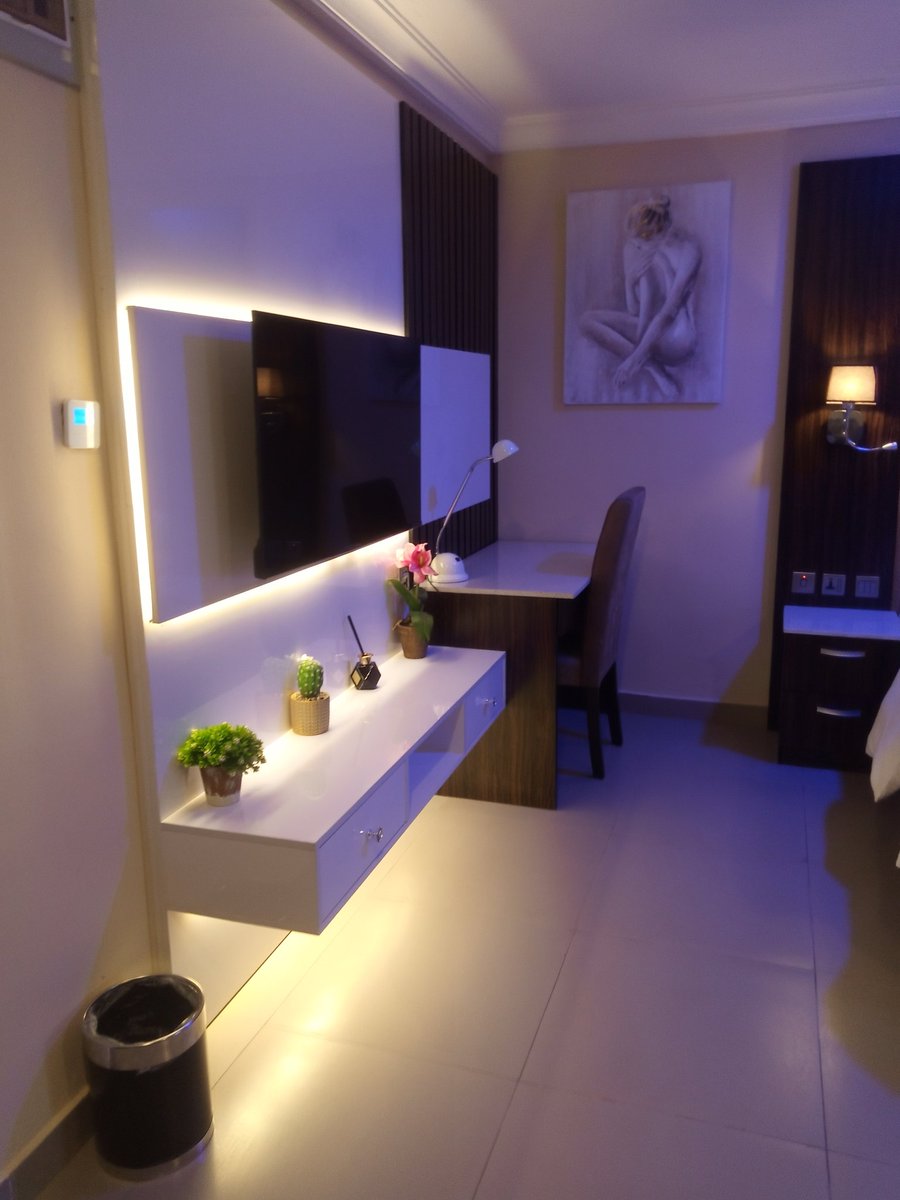 Kapcarrental's tweet image. #ShortletsIkeja 

For bookings
08111815339