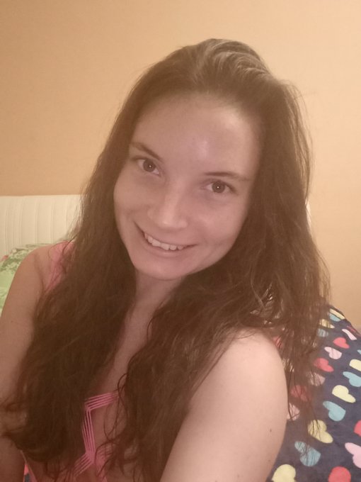 K&ouml;sz&ouml;n&ouml;m Steven ezt a rucit 😊 Nektek hogy tetszik ? 😉 https://t.co/F32udSDfIm