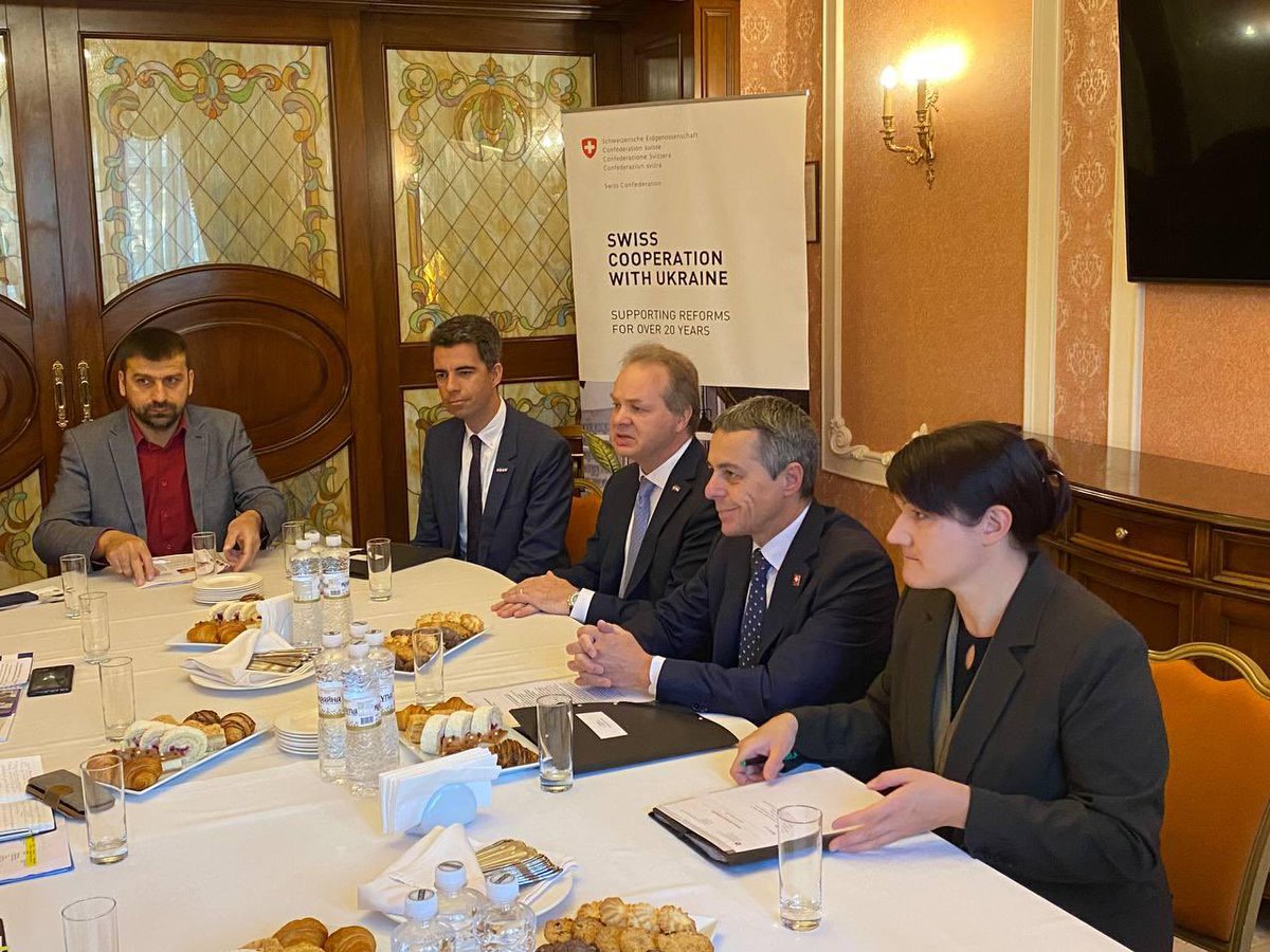 🇨🇭Vice President Ignazio Cassis meets with the flagship partners of the Swiss cooperation programme Ukraine 2020-2023 in the fields of digital transformation, vocational training &amp; organic farming (EGAP,  Partnership For Plumbing, Quality Food Trade Program)
#MadeWithSwitzerland