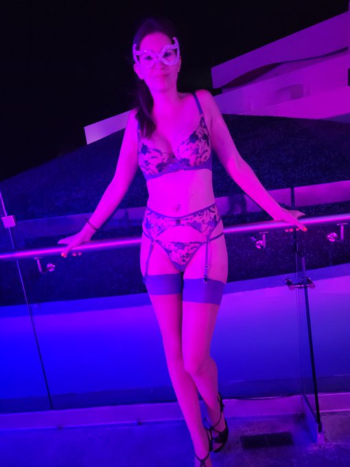 Lingerie masquerade party https://t.co/7qsPc237FJ