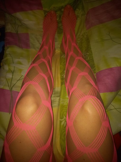 K&ouml;sz&ouml;n&ouml;m Steven ezt a rucit 😊 Nektek hogy tetszik ? 😉 https://t.co/F32udSDfIm