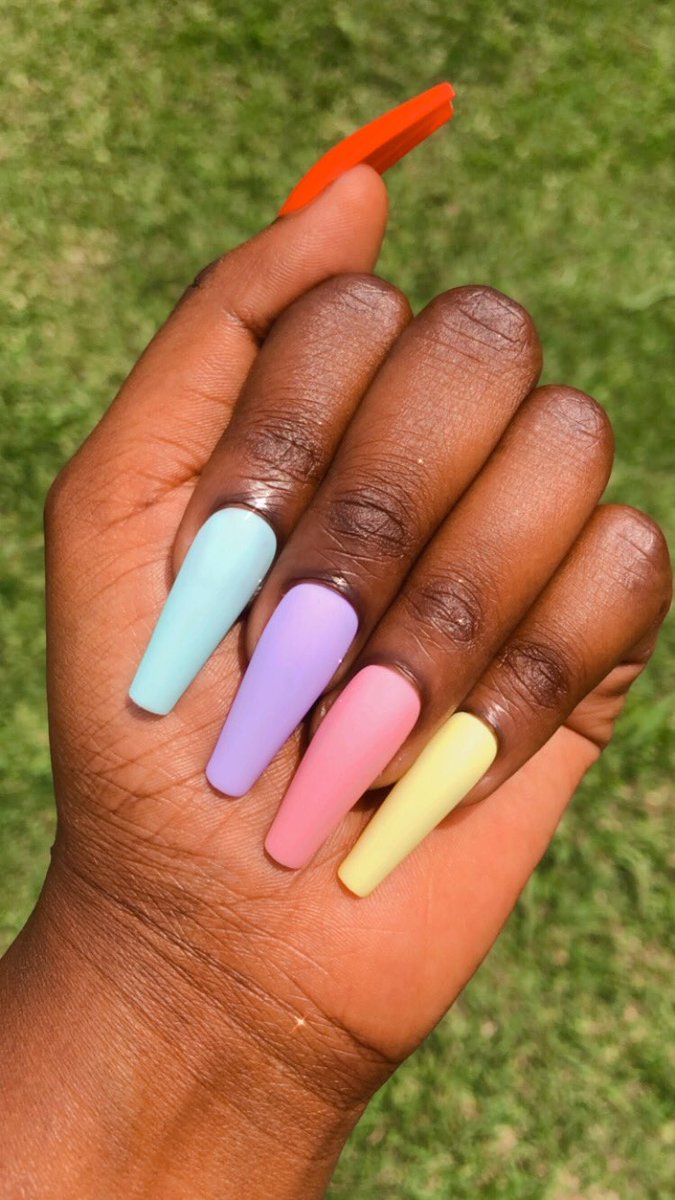 ella_nnails's tweet photo. Hi Ladies, here’s the plug. I’m a nail artist and I also make press on nails. 
-very easy to apply
-gives that clean acrylic look
-lasts up to two weeks
-reusable

Plz share💕 &amp; RT

#GirlsTalkZA #GirlzTalkZa #nailtech https://t.co/lbDtZY6uqW