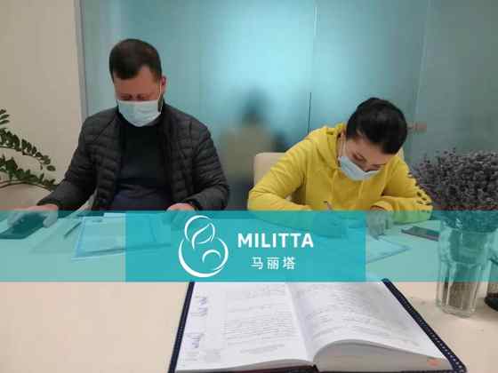 BinStruggle's tweet photo. 客户等待到的新代妈跟我们签约，调理之后将会安排在丽塔医院移植 #乌克兰代孕 #Ukraine #surrogacy https://t.co/VZGkfmewa7