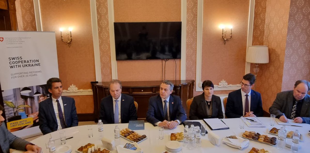 Віце-Президент Швейцарської Конфедерації Ігнаціо Кассіс провів зустріч із флагманськими партнерами Програми 🇨🇭 співробітництва з Україною 🇺🇦 на 2020-2023 роки у сфері цифровізації, професійно-технічної освіти та органічного сільського господарства #MadewithSwitzerland