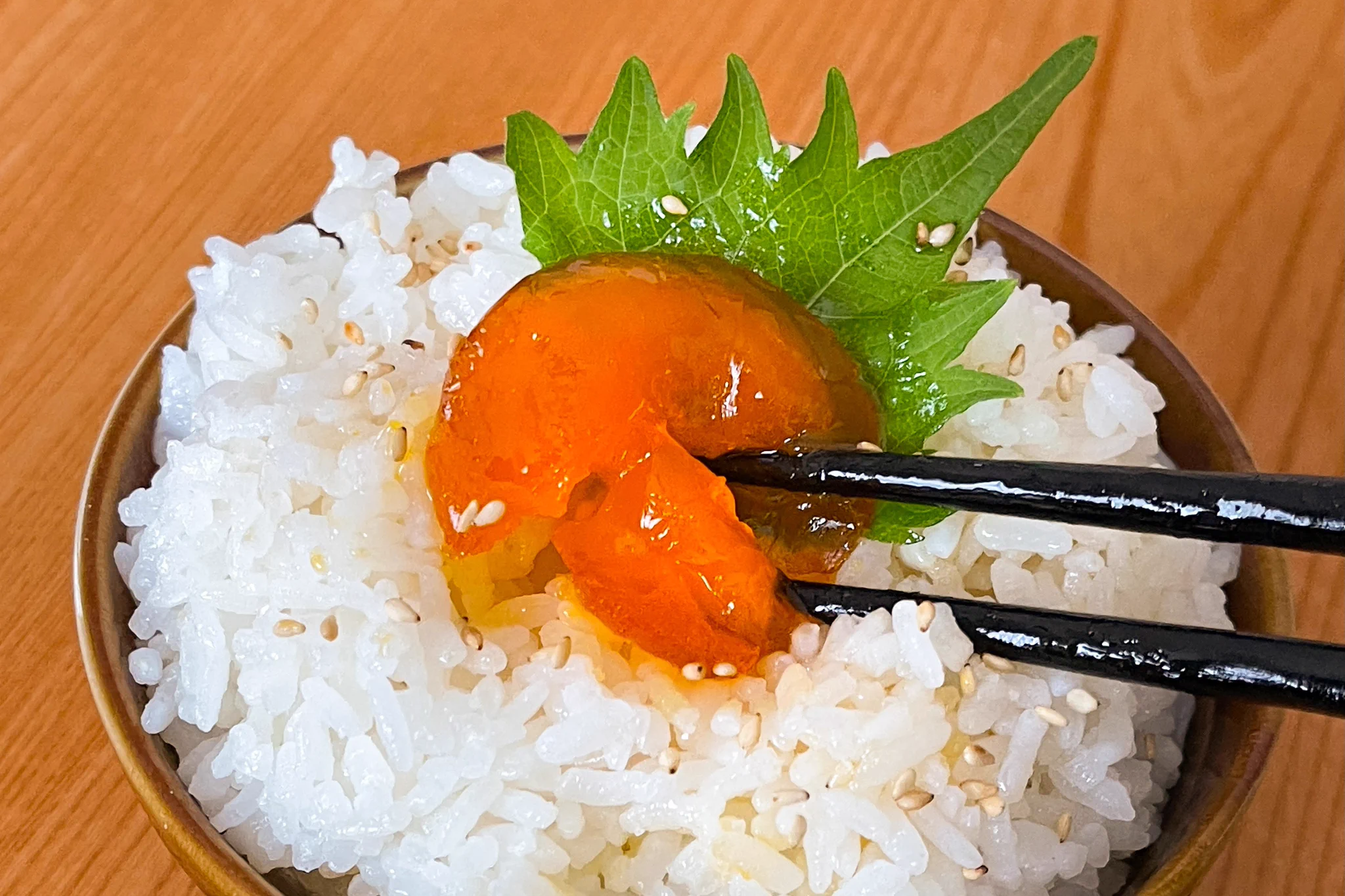 最強濃度のTKG！黄金に輝く、卵黄の塩漬けがこちら！