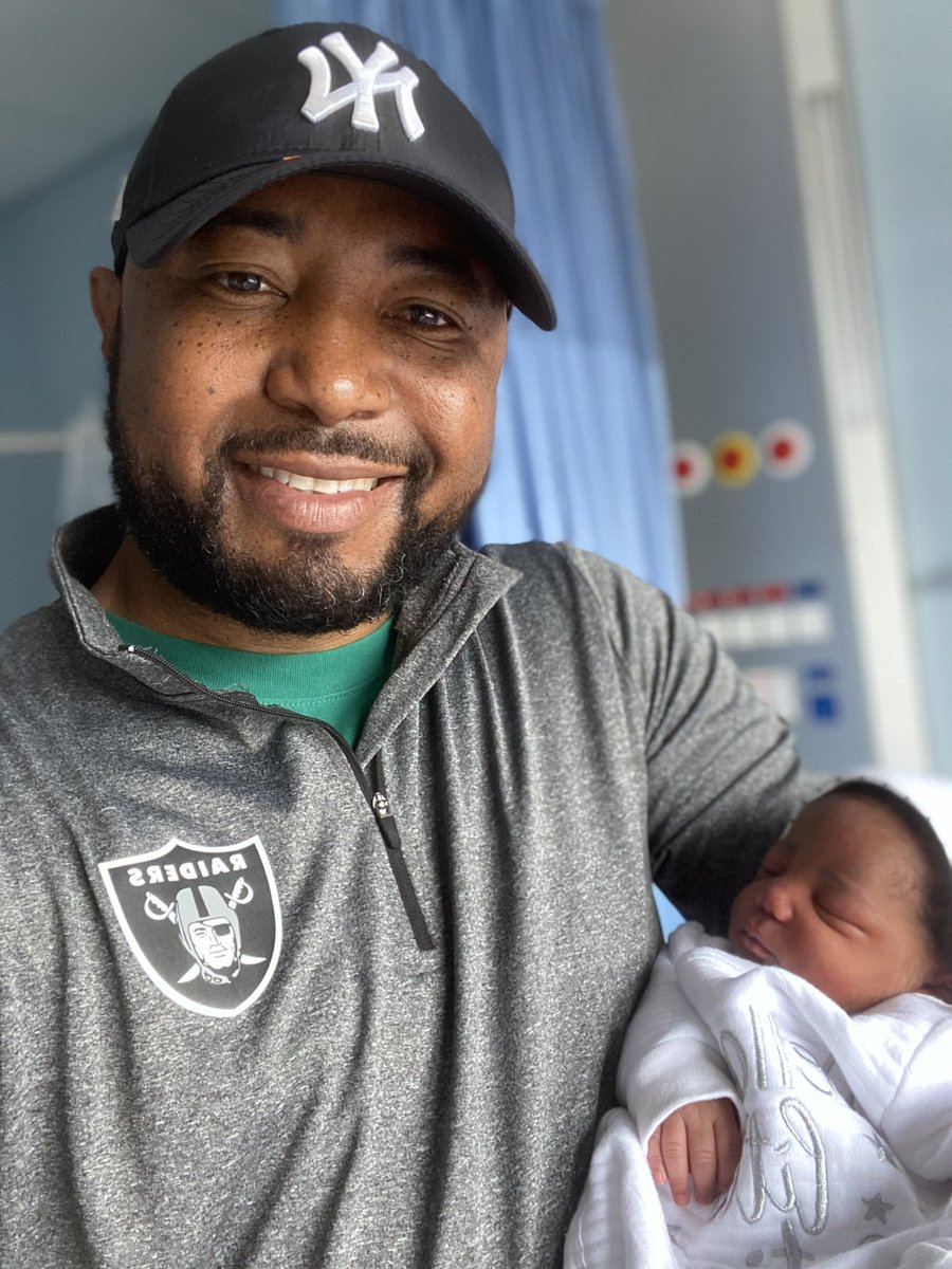 mikemadoda's tweet photo. What a week it’s been! 

On Monday we welcomed the newest member of #TeamMadoda - Imani Skylar Izwirashe.. 😍 

If life was a game of Cricket 🏏 I think it would be fair to say I’ve had a solid knock - time to declare the innings - Tsitsi and I have done our bit for humanity 😜 https://t.co/jcyJWcLpIK