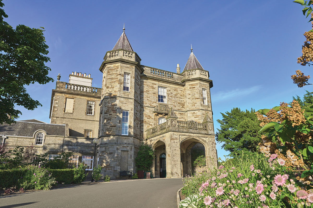 tietheknotscot's tweet photo. 🙋 Hands up who wants to #WIN a #premoon at @DalmahoyHotel?

The romantic getaway includes: 
🌠 2 nights in a suite 
🍾 bottle of champagne
 🍳 breakfast x2
🍰 luxury afternoon tea 
🍽  gourmet meal and more

⤵️ Enter the #competition below ⤵️

https://t.co/F6tHV6mFzQ https://t.co/ZmllgsbgQy