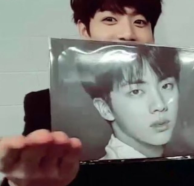 jinberrychii's tweet photo. jungkook is the biggest seokjin flying kiss enthusiast — a devastating thread https://t.co/02imdtlqaq