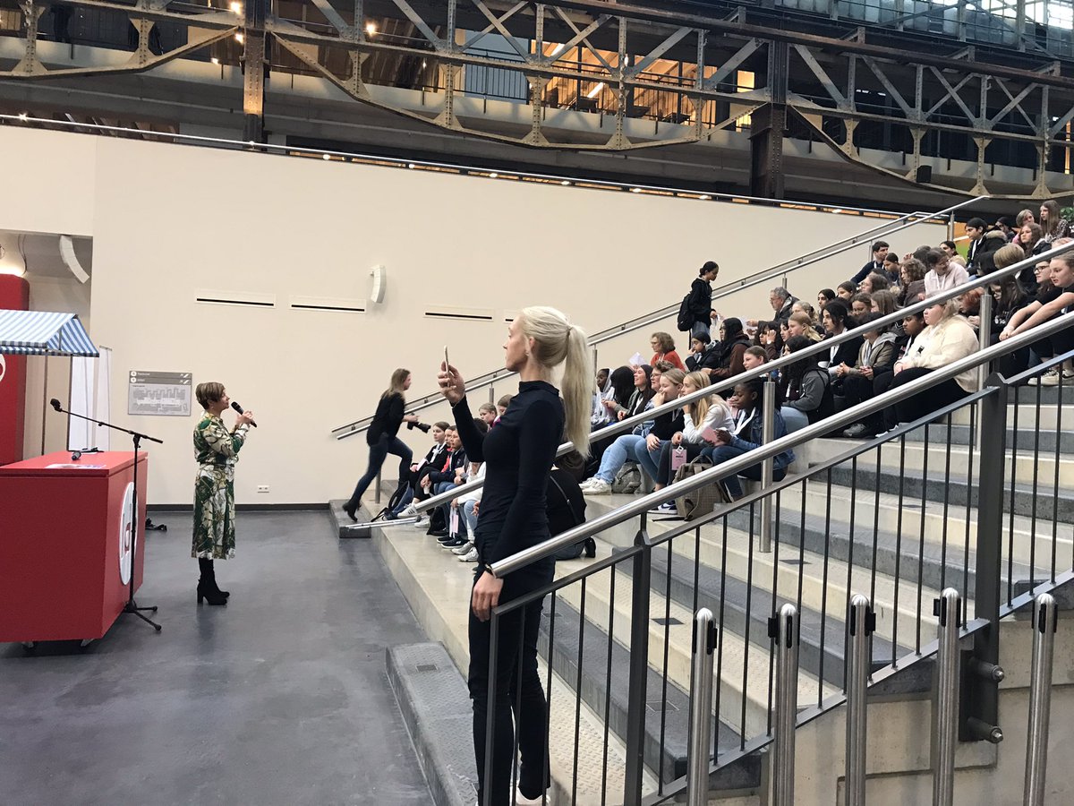 Aftrap door CvB Trudy Vos #girlsday <a href="/rocvantwente/">ROC van Twente</a> #gieterij we gaan starten!