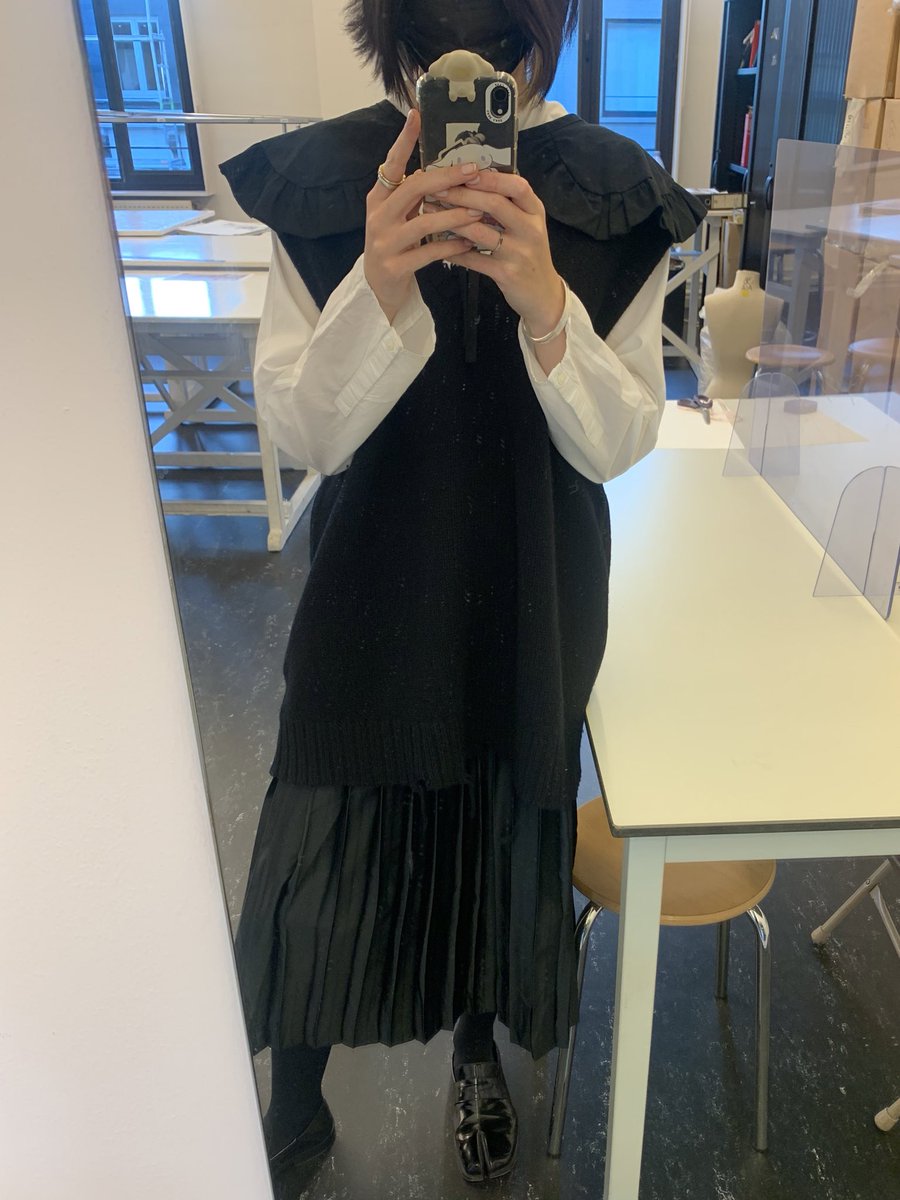 notyetblooming's tweet photo. Today’s fit 🖤 https://t.co/6uQFTf8Ba9